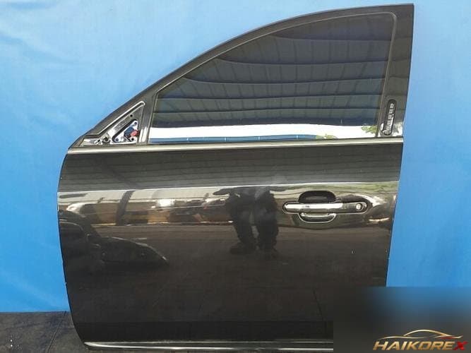 Ford Taurus 2009 — передняя дверь левая