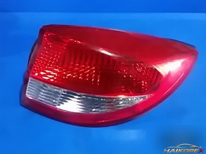 Kia Rio 2003 — задний фонарь правый наружный 92402FD000