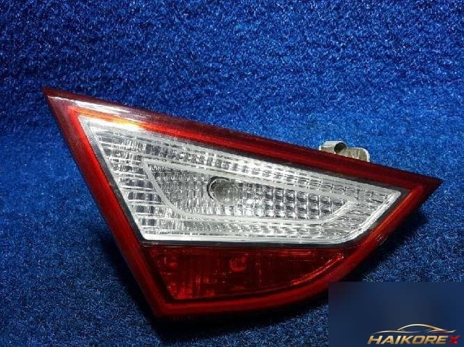 Hyundai Sonata 2010 — задний фонарь левый внутренний 924033S000
