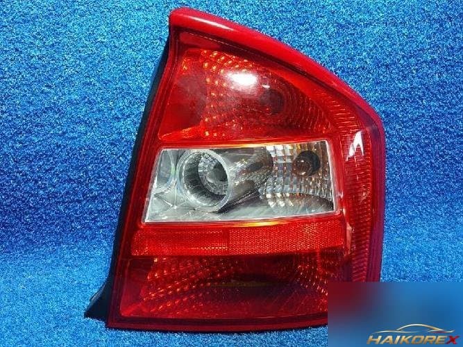 Kia Cerato 2007 — фара задняя правая (внешняя)