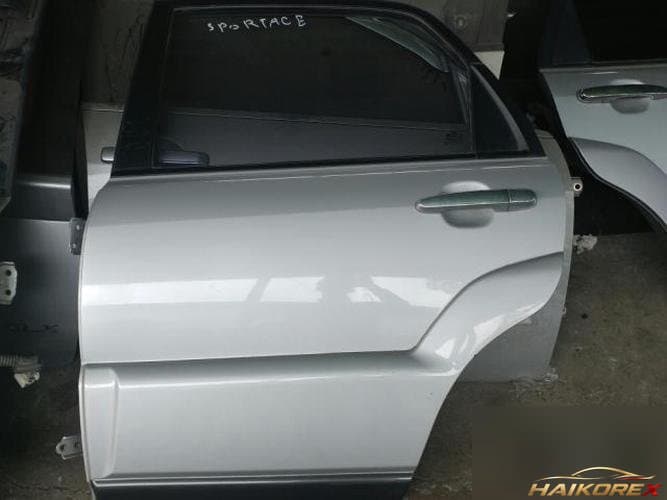 Kia Sportage 2008 — дверь задняя левая