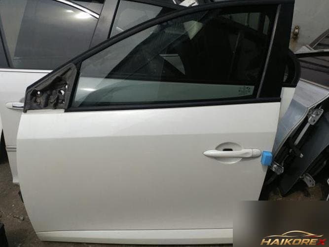 Renault SM3 2013 — передняя дверь левая (1)