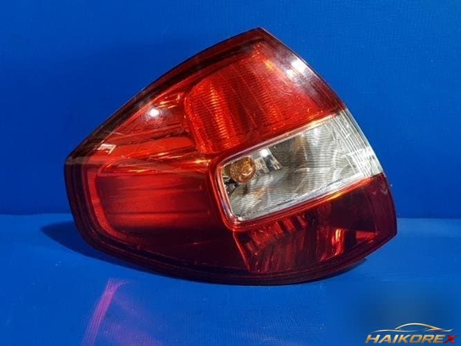 Renault QM5 2008 — задний фонарь левый внешний