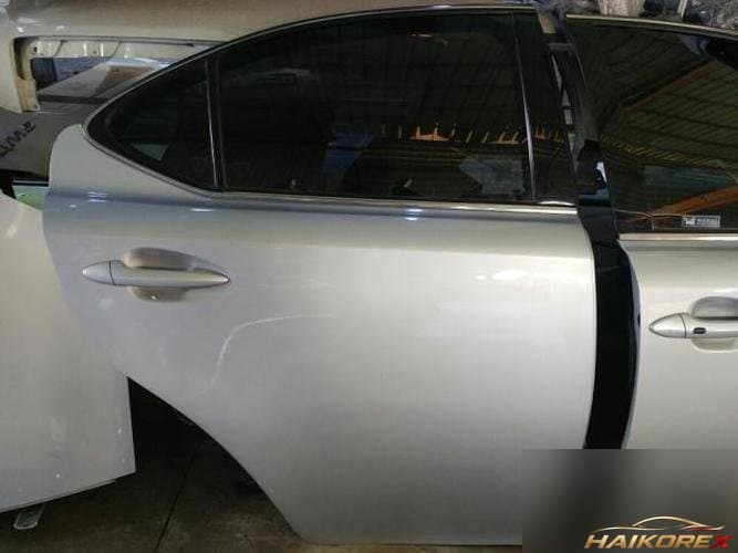 Lexus IS 2007 — дверь задняя правая