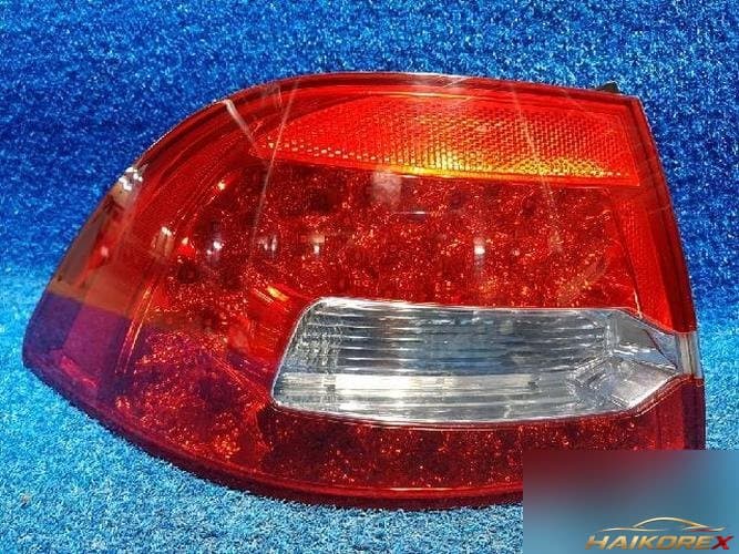 Kia Sorento 2010 — задний фонарь левый наружный