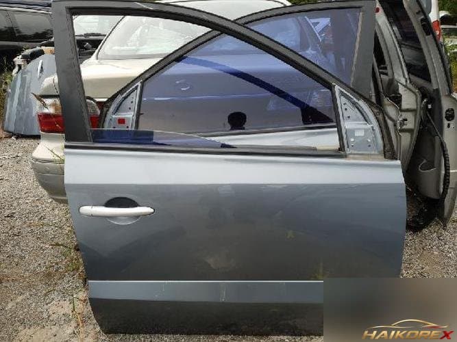 Renault QM5 2009 — передняя дверь правая