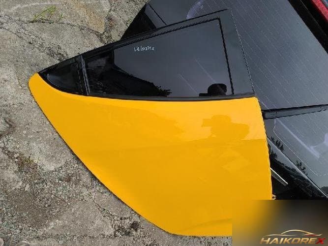 Hyundai Veloster 2014 — дверь задняя правая 770042V020
