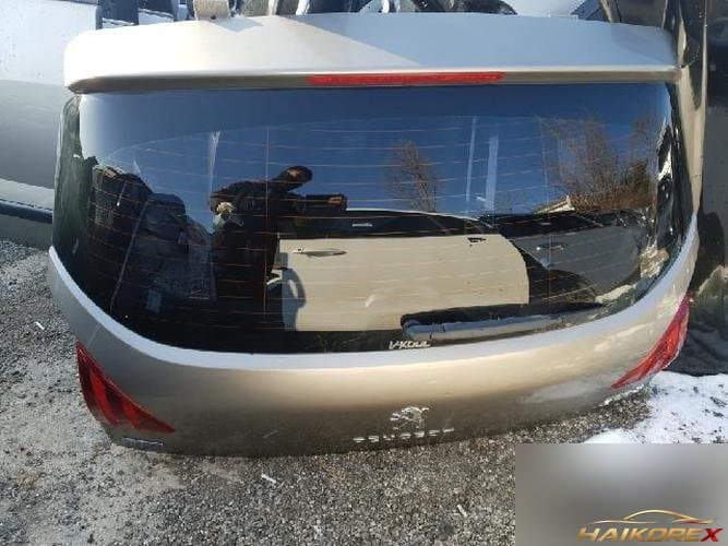 Peugeot 3008 2017 — крышка багажника