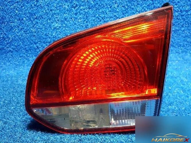 Volkswagen Golf 2013 — задний фонарь внутренний правый 5K0945094