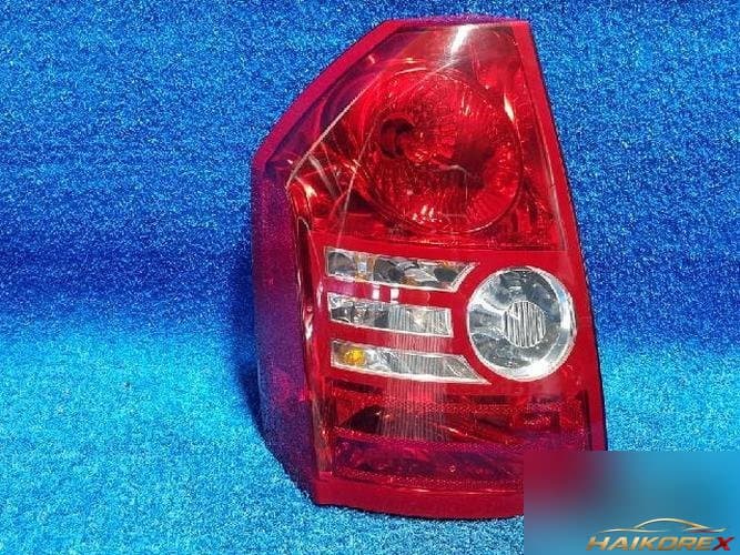 Chrysler 300 2008 — фонарь задний левый наружный