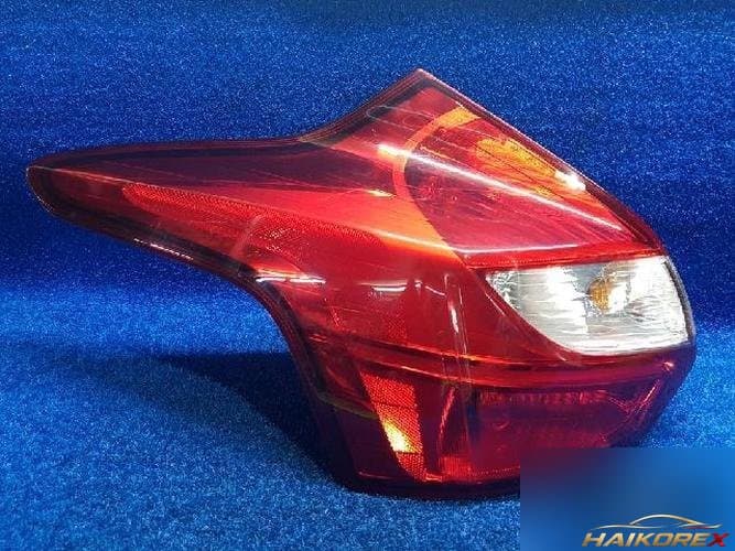 Ford Focus 2012 — фонарь задний левый наружный