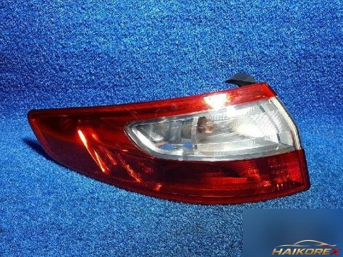Renault SM3 2010 — задний фонарь левый наружный 265550016R