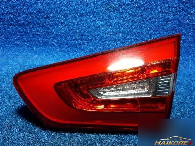 Kia K7 2014 — задний фонарь внутренний правый (LED, 4 контакта)