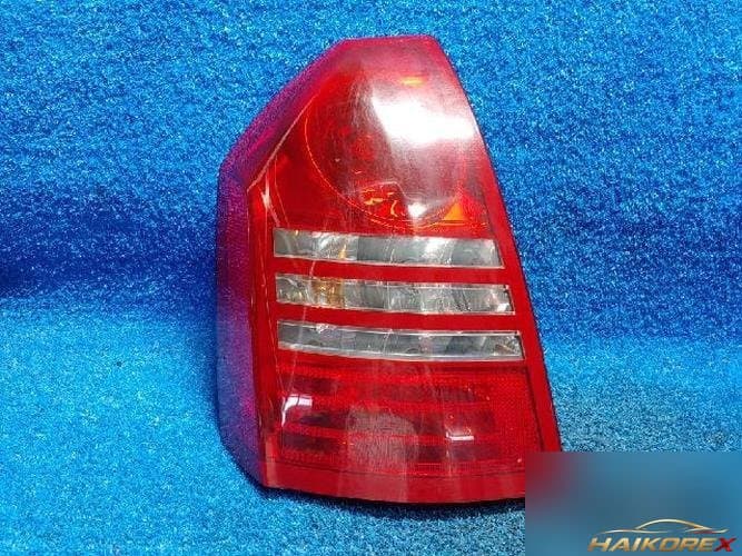 Chrysler 300 2006 — задний фонарь левый наружный