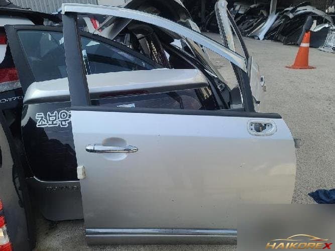 Kia Carens 2008 — дверь передняя правая