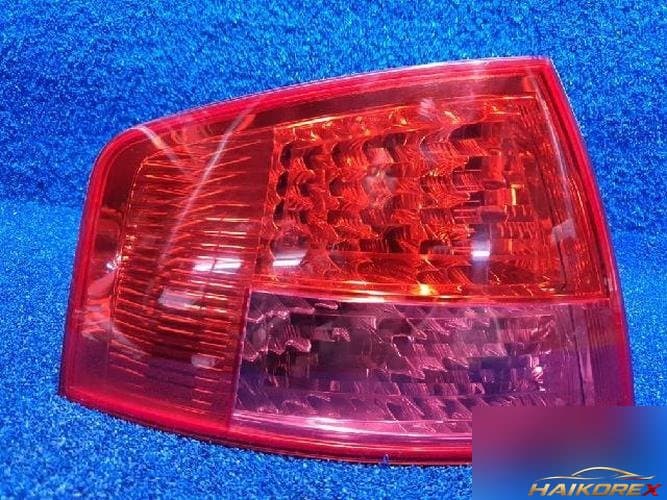 Audi A8 2007 — задний фонарь левый наружный 4E0945095C