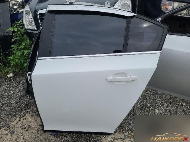 Chevrolet Cruze 2011 — задняя дверь левая