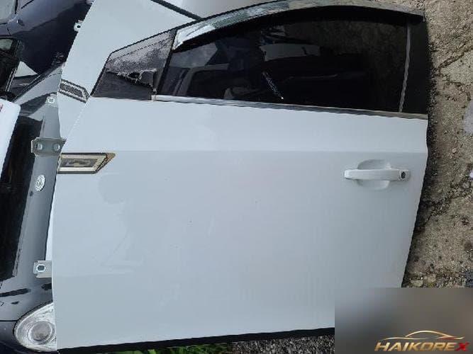 Chevrolet Cruze 2011 — передняя дверь левая