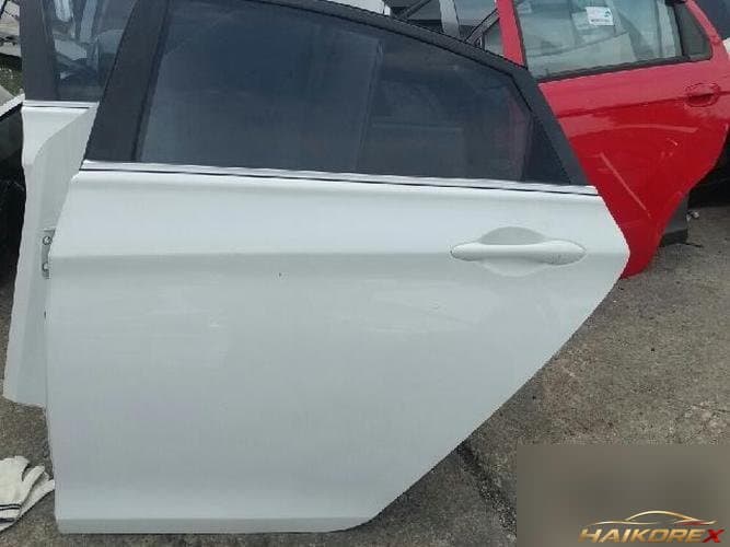 Hyundai Sonata 2011 — задняя дверь левая