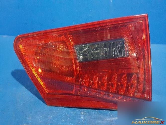 Lexus IS 2007 — фара задняя внутренняя левая 30205477