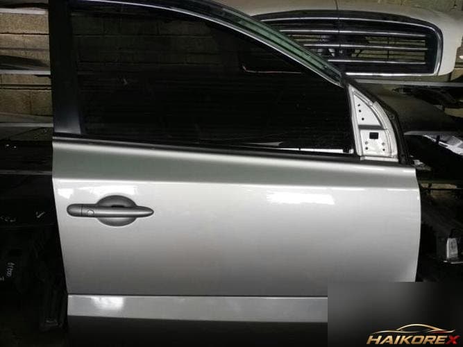 Renault QM5 2009 — передняя дверь правая