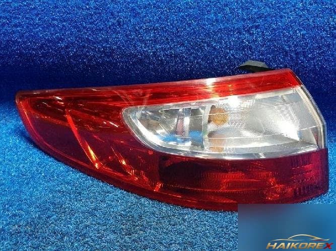 Renault SM3 2011 — задний фонарь левый (внешний)