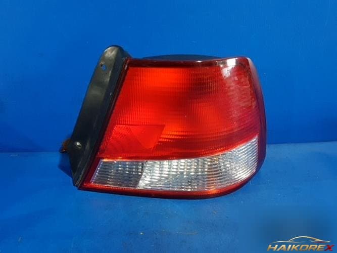 Hyundai Verna 2001 — фара задняя правая наружная 9240225000