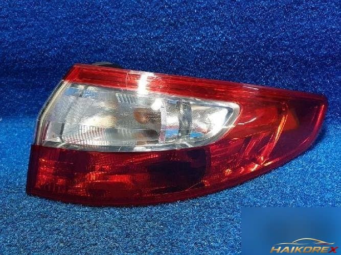 Renault SM3 2011 — задний фонарь правый (наружный)