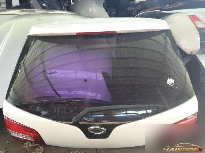 Renault QM5 2010 — крышка багажника