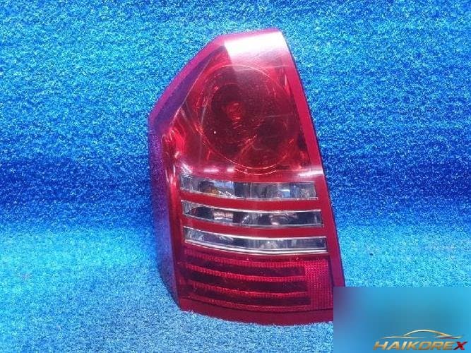 Chrysler 300 2006 — фонарь задний левый наружный