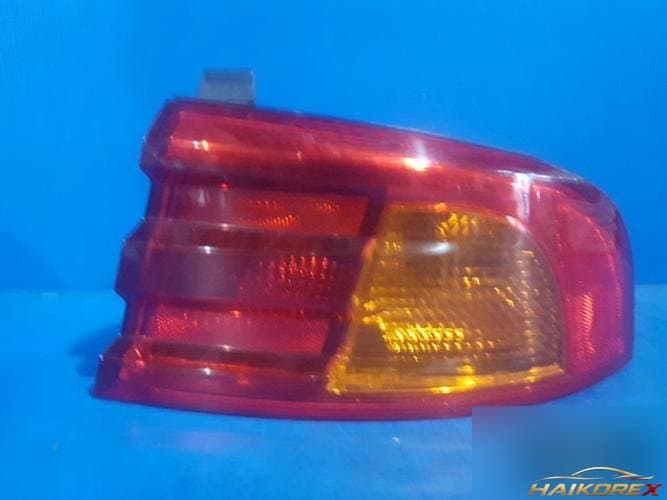 Kia Optima 2002 — фара задняя правая наружная 924213C000