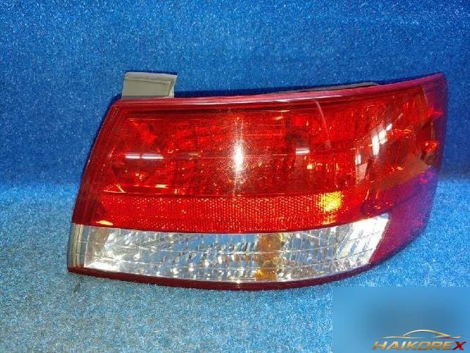 Hyundai Sonata 2006 — задний фонарь правый (наружный) 924023K000