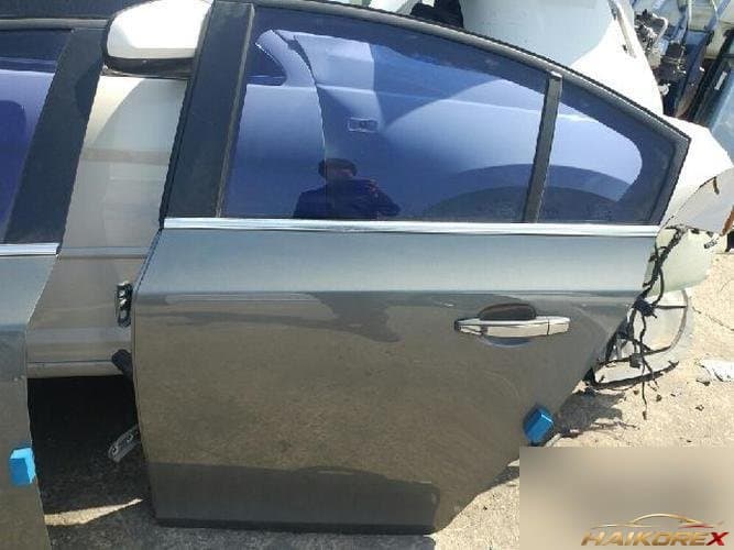 Chevrolet Cruze 2011 — дверь задняя левая