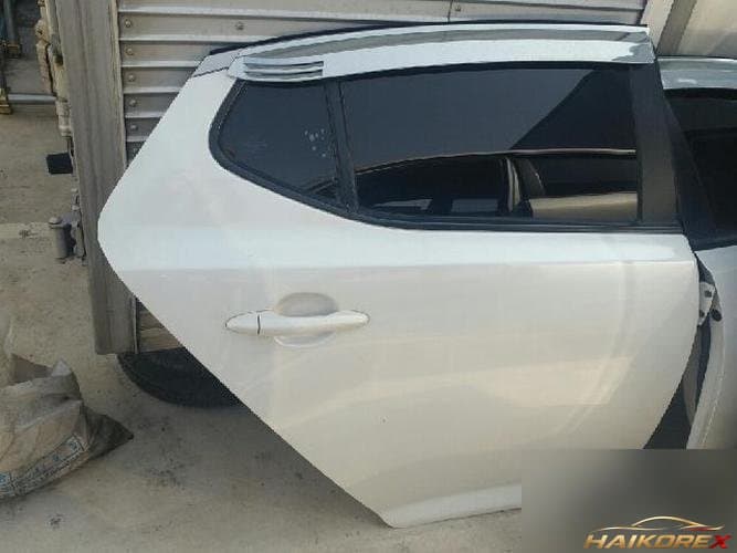 Kia K5 2011 — дверь задняя правая 770042T000