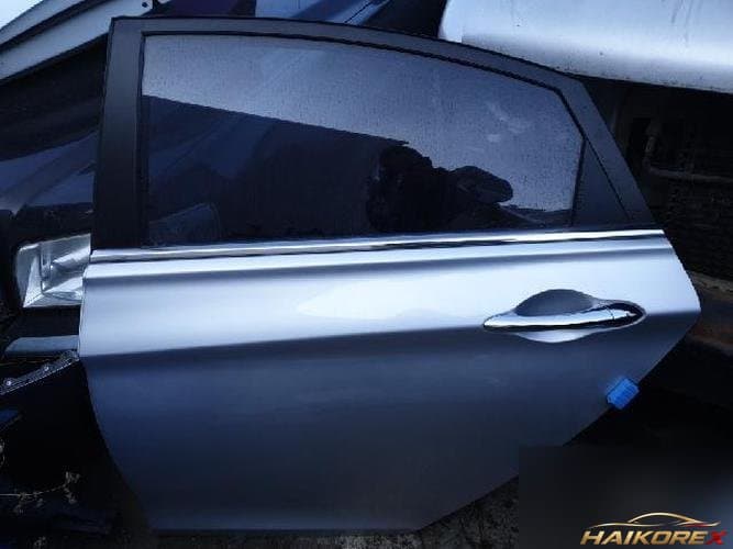 Hyundai Sonata 2011 — задняя дверь левая