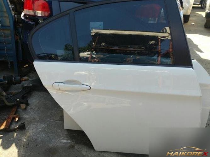 BMW 3 Series 2006 — задняя дверь правая