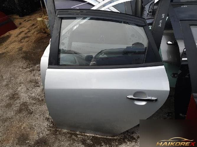 Hyundai Avante 2009 — дверь задняя левая