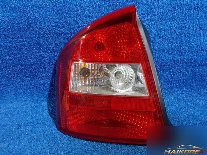 Kia Cerato 2006 — задний фонарь левый наружный