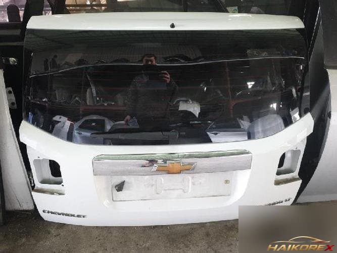 Chevrolet Orlando 2012 — крышка багажника 3