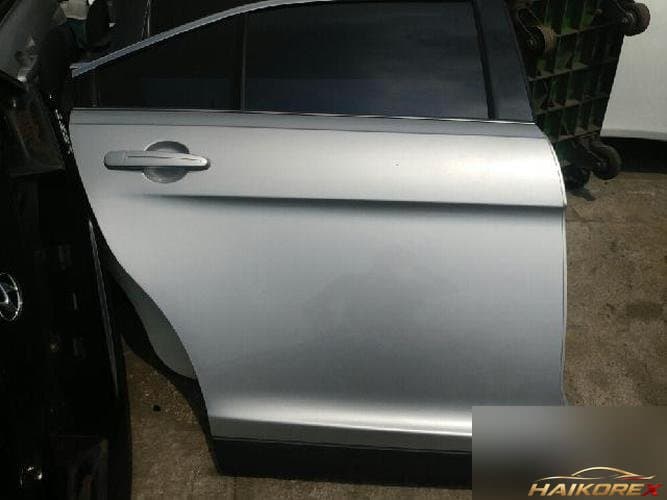Ford Taurus 2011 — дверь задняя правая
