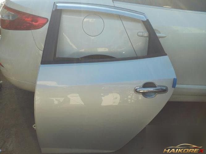 Hyundai Avante 2009 — дверь задняя левая