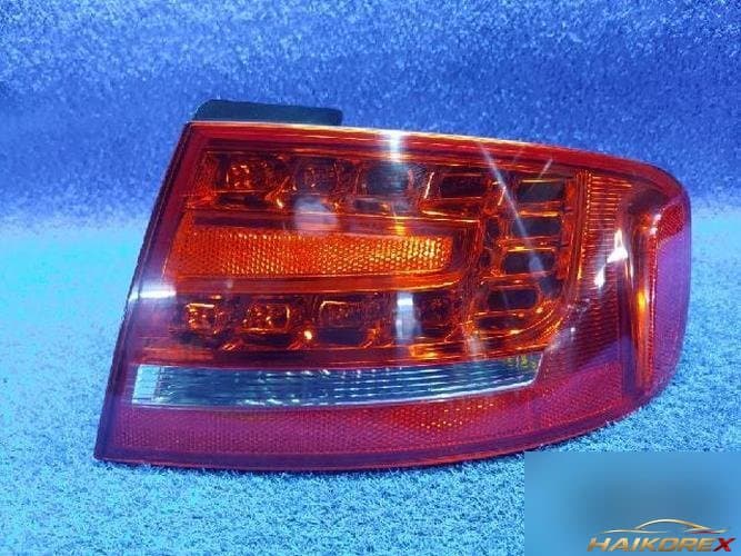 Audi A4 2010 — задний фонарь правый (внешний) LED