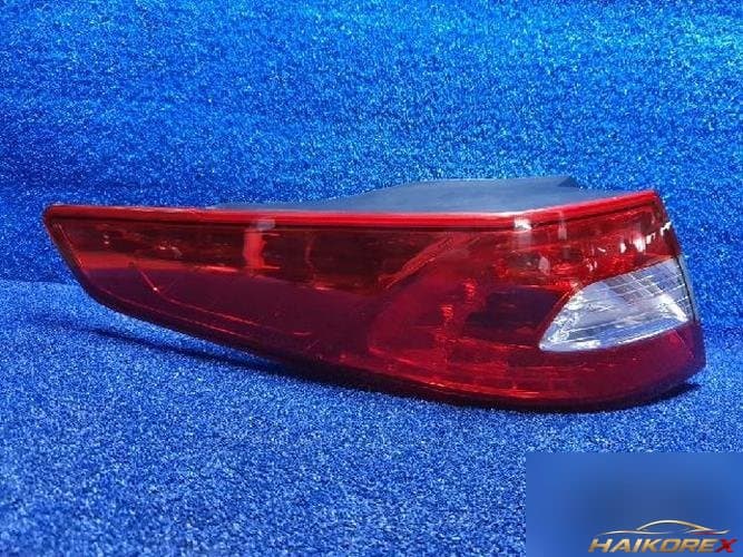 Kia K5 2011 — задний фонарь левый наружный 1