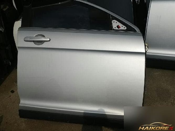 Ford Taurus 2011 — передняя дверь правая