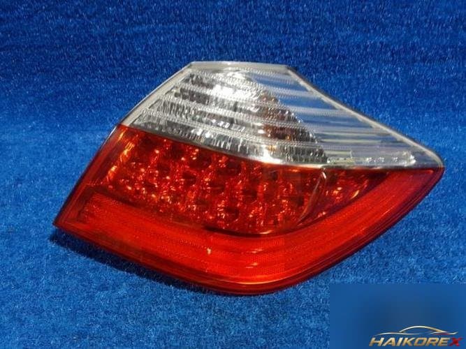 Hyundai Genesis 2010 — фара задняя правая (наружная) 924023M060