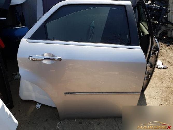 Chrysler 300 2006 — дверь задняя правая