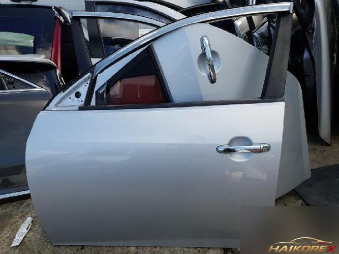 Hyundai Avante 2009 — передняя дверь левая