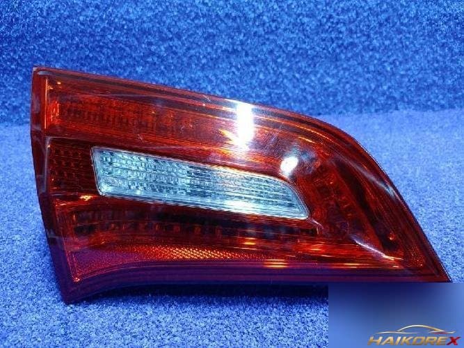 Kia K7 2010 — задний фонарь левый внутренний 924053R0