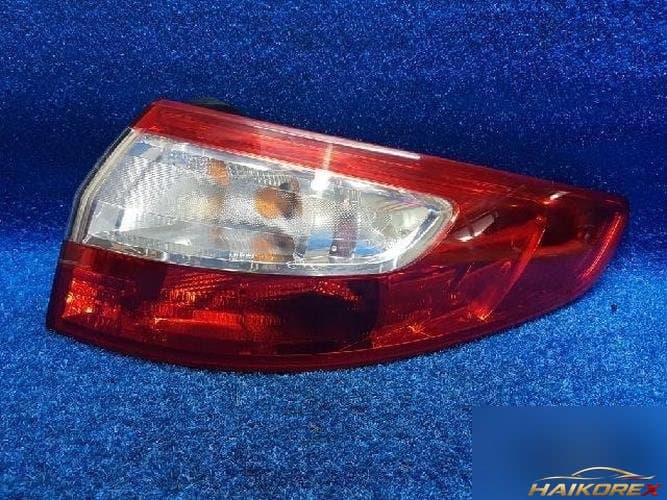 Renault SM3 2011 — задний фонарь правый внешний 265500016R