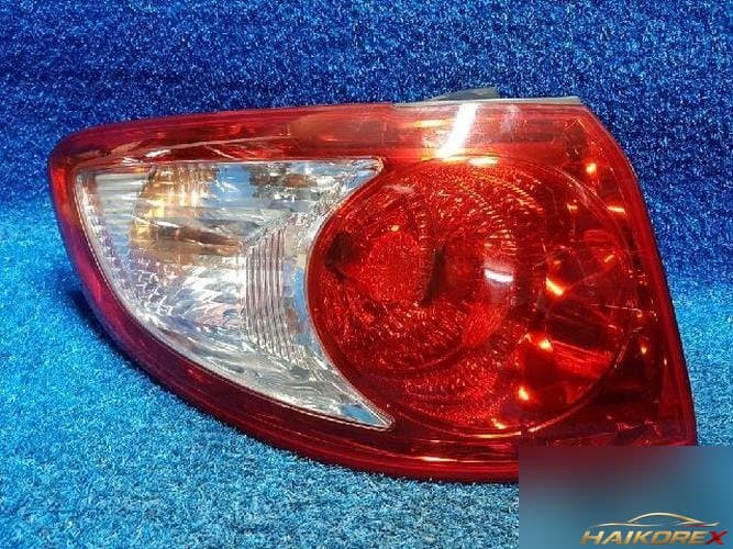 Hyundai Santa Fe 2008 — задняя фара левая (наружная)